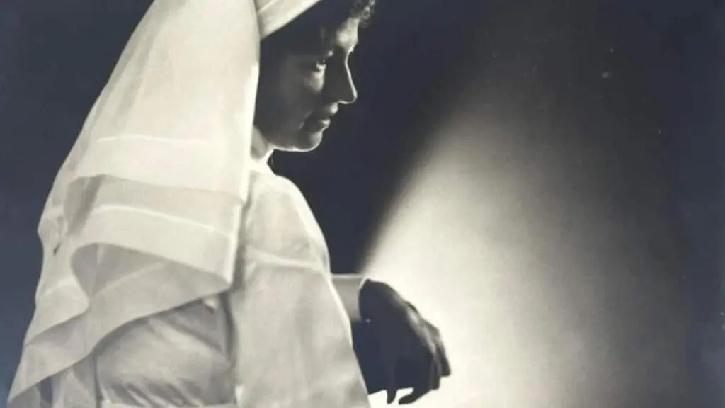 Sara Buijskes portraits