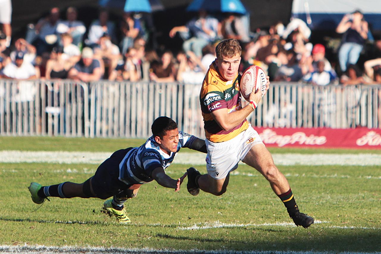 Thomas Saunders scored a searing try as his team claimed victory over rivals.