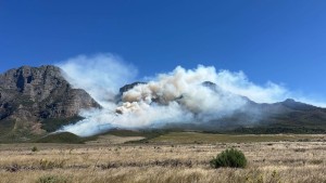 La Plaisir mountain fire highlights early start to Winelands fire season