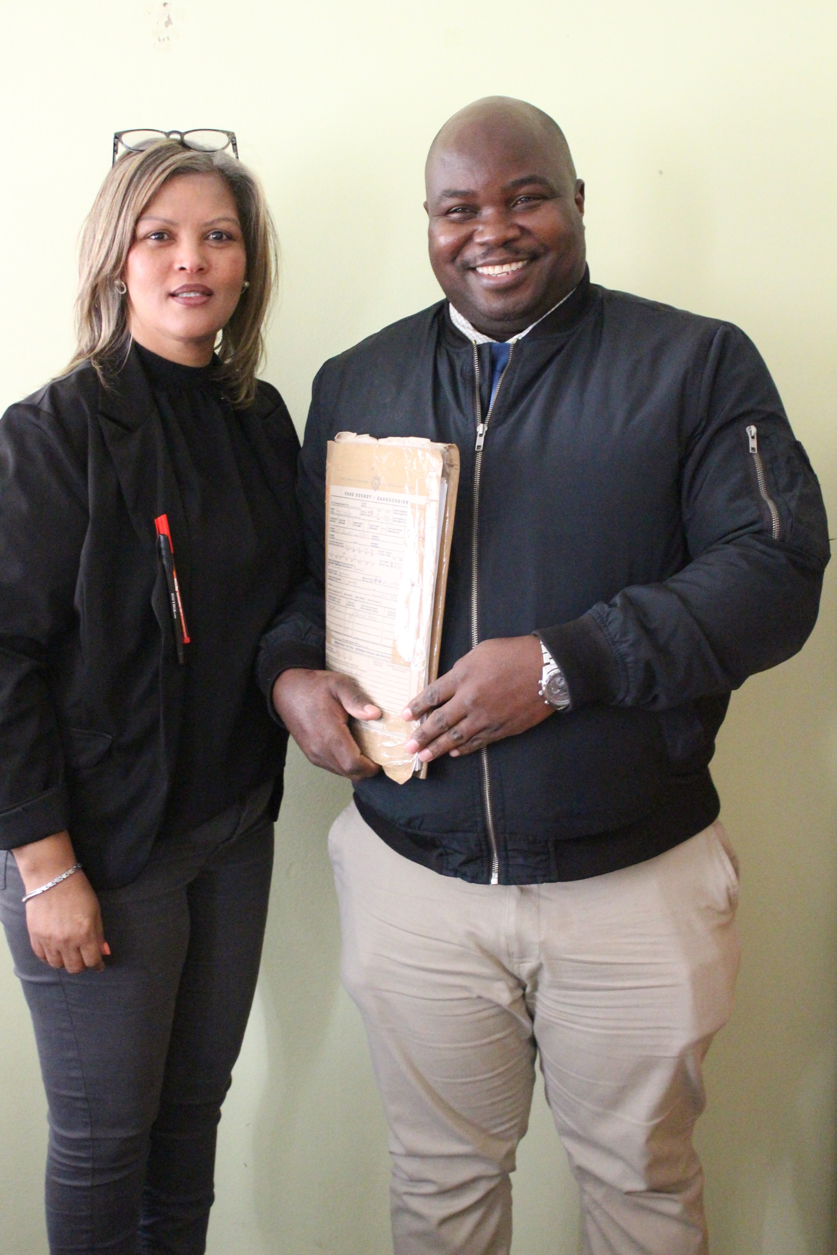 Col Christine Fourie (left) and sergeant Lonwabo Dlwati