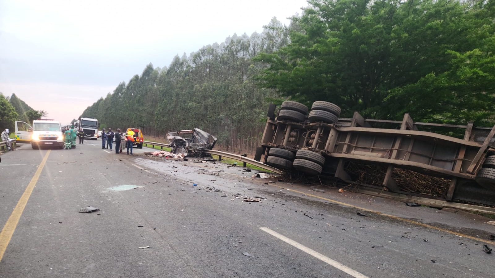 The scene of a head-on collision between a minibus taxi and a truck on the N2 near Mtubatuba.