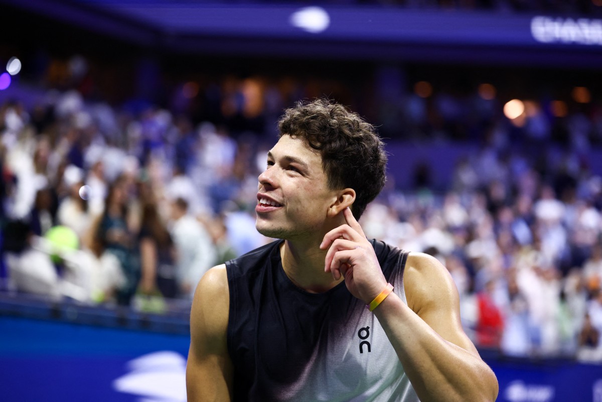USA's Ben Shelton reacts after his victory over USA's Frances Tiafoe during the men's singles US Open semi-final match.