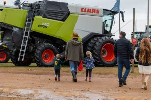NAMPO Kaap verras menige besoekers
