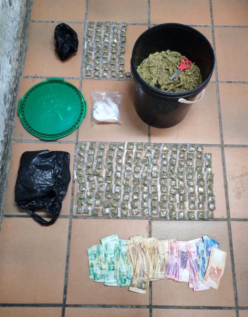 Dagga, suspected drugs and a substantial amount of cash seized during a police operation in Plakkerskamp, Philipstown.