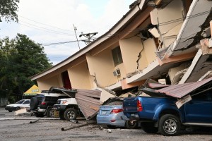 Major earthquake hits Panama, president calls for calm amid destruction