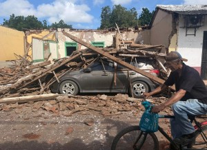 Panamanians begin quake recovery in the wake of more than 100 aftershocks