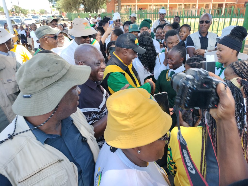 President Cyril Ramaphosa greeting matric learners of the Sehunelo Secondary School in Batho. PHOTO: Lientjie Mentz