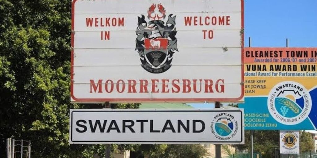 Moorreesburg signage.