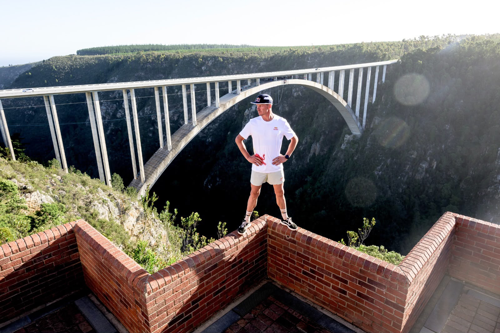 South African OCR champion takes on 600 monkey bars at Bloukrans Bridge