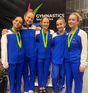 Ritmiese gimnaste skitter by Nasionale Kampioenskappe