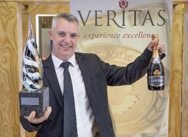 KWV made history by winning their fourth Vertex Trophy with Laborie Blanc de Blancs, marking three consecutive victories and a third top win for Cap Classique.