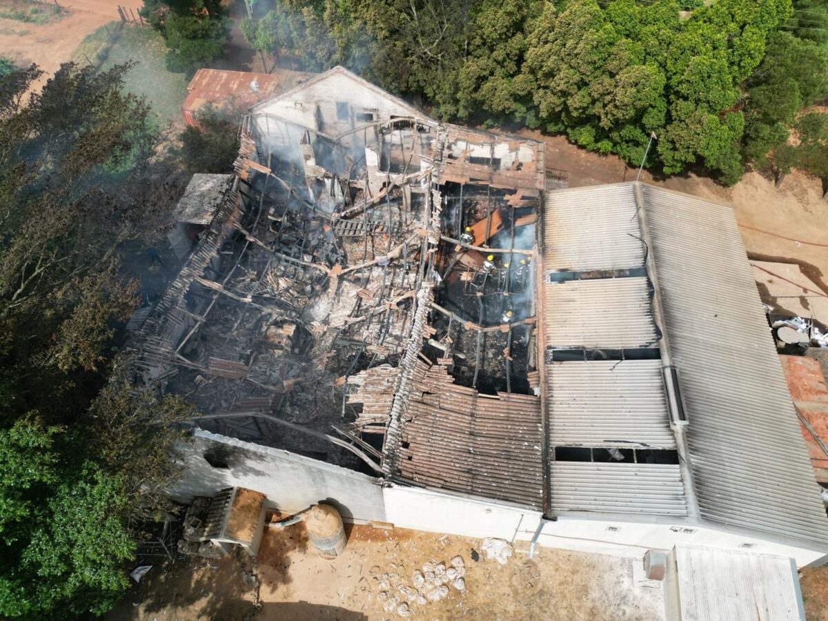 Verwoestende brand tref Prowell Kombuise in Noorder-Paarl