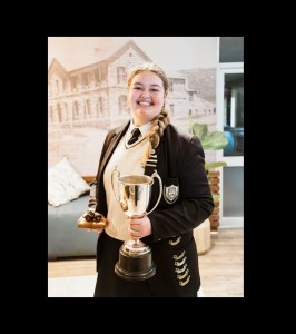 Dux-leerder van BVHS skitter met uitsonderlike prestasie