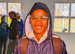 Seun (14) sterf in fratsongeluk by matriekafskeid toe hy onder vragmotor beland.