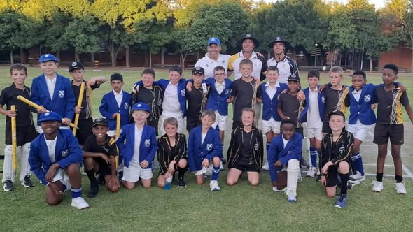 o.9A-Krieketspan - Truidjies wys hul krag teen St Andrew’s School