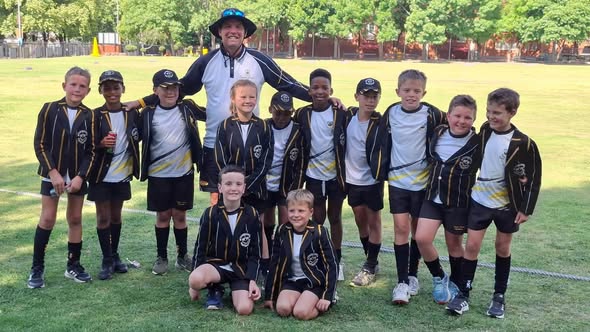 o.9A-Krieketspan - Truidjies wys hul krag teen St Andrew’s School