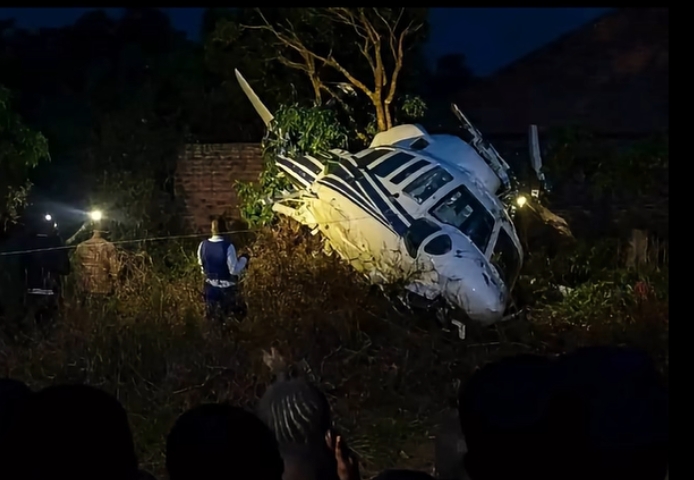 Zimbaawe helicopter crash claims six lives.
