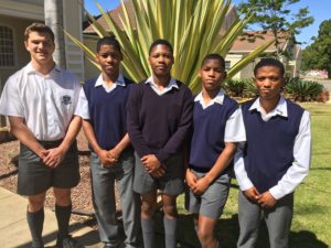 Robertson kies leiers vir Merwehof Meisies- en De Waal Seunskoshuise