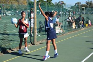 Ligbron Akademie 1ste dogters-krieketspan klop Standerton