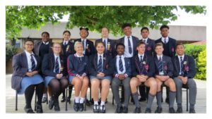 Nellie-atlete staan hul man teen die room van die noorde