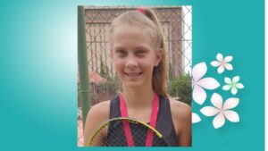 Willem Postma Primêre Skool leerder skitter op tennisbaan