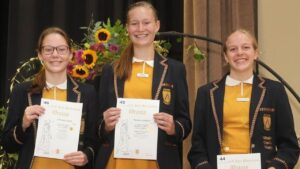 Hoër Meisieskool Oranje se akademiese presteerders vereer